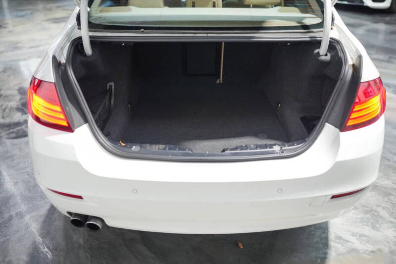 2015 BMW 5 Series 528i