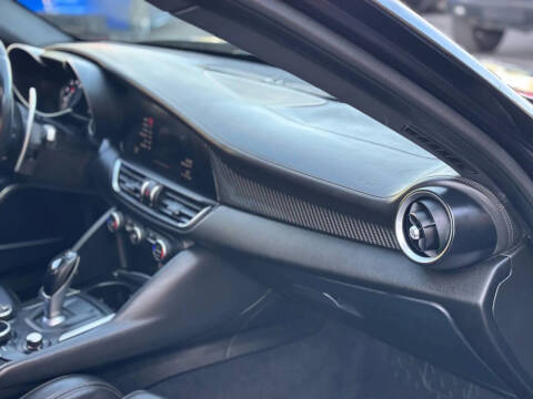 2017 Alfa Romeo Giulia Quadrifoglio