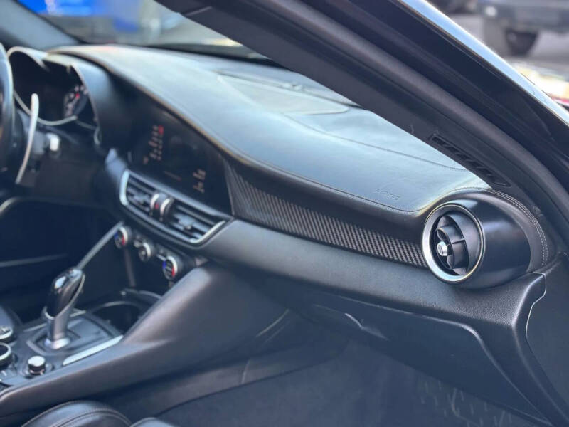 2017 Alfa Romeo Giulia Quadrifoglio