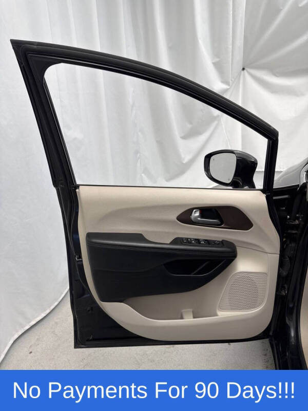 2017 Chrysler Pacifica Touring-L