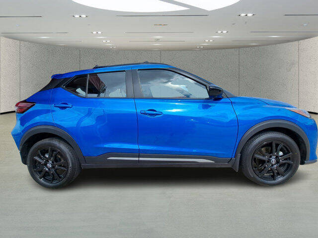 2023 Nissan Kicks SR