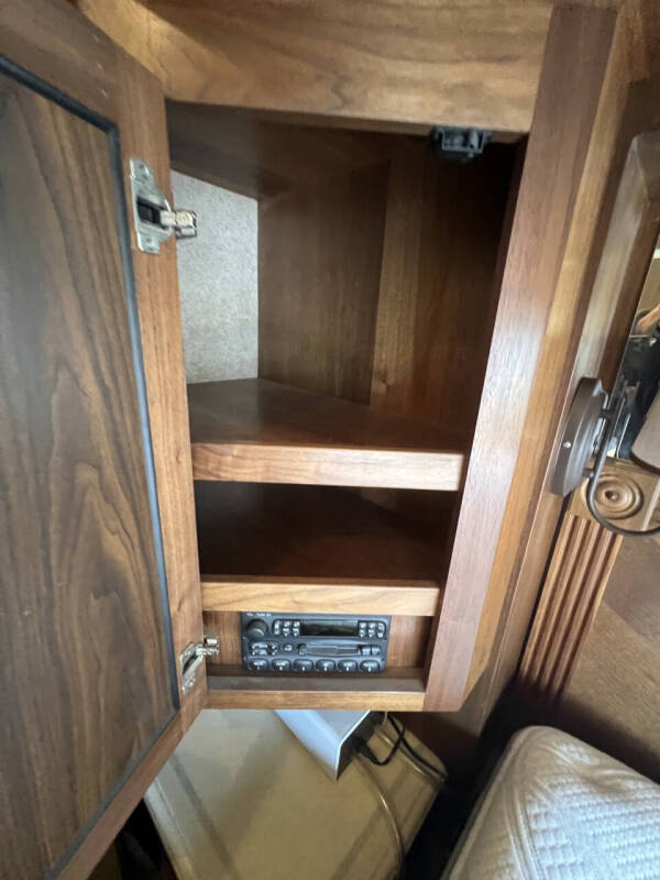 2002 Foretravel GV320 4010