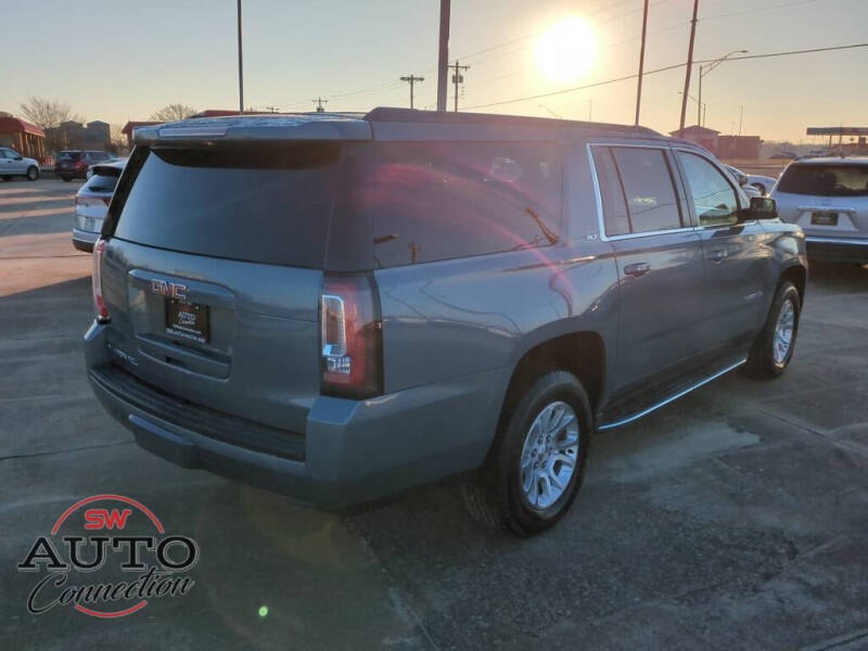 2016 GMC Yukon XL SLT photo 4