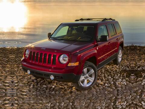 2014 Jeep Patriot for sale at CHEVROLET OF SMITHTOWN in Saint James NY