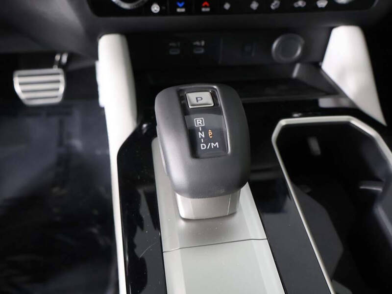 2025 Mitsubishi Outlander SEL Platinum Edition