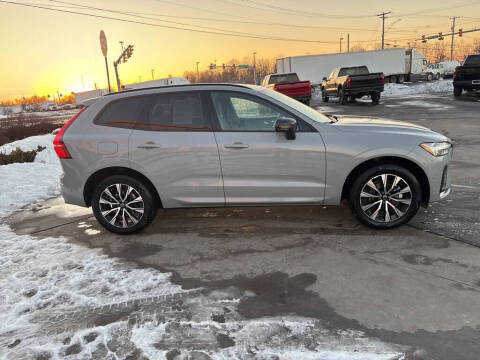 2025 Volvo XC60 B5 Plus Dark Theme