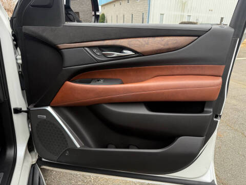 2018 Cadillac Escalade ESV Luxury