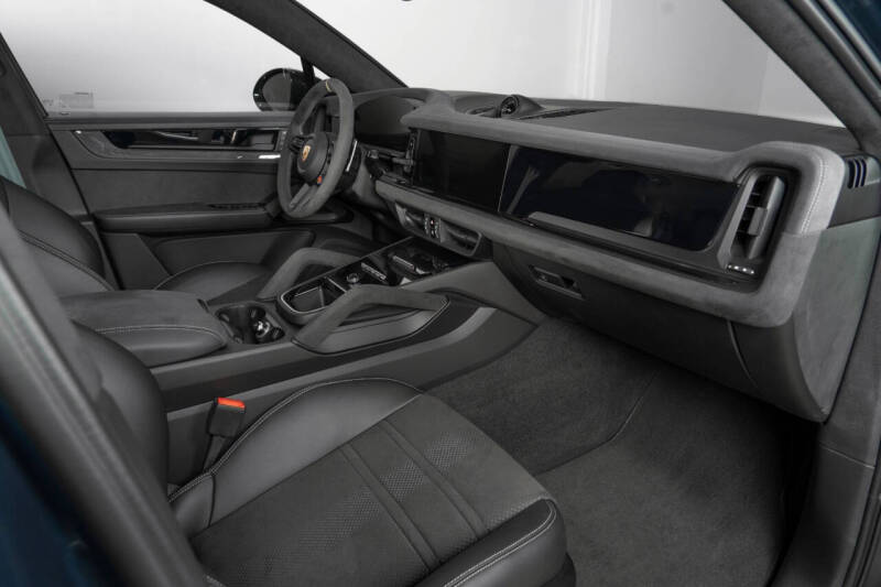 2024 Porsche Cayenne Turbo GT