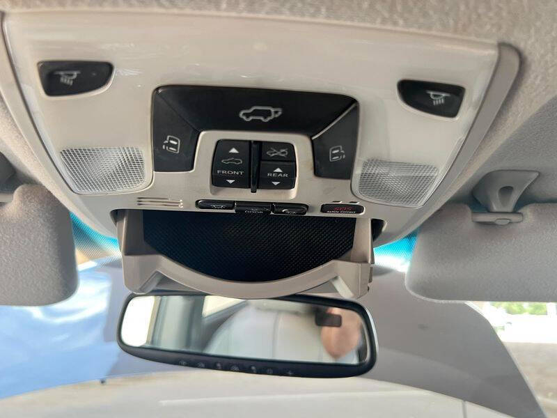 2012 Toyota Sienna Limited - Photo 28