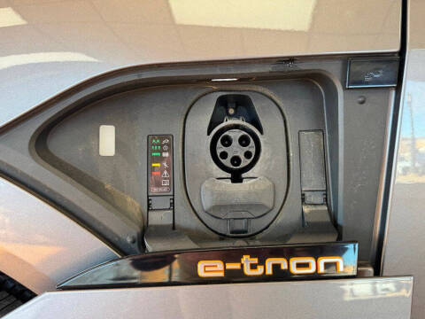 2021 Audi e-tron quattro Premium