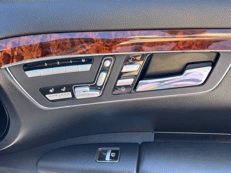 2012 Mercedes-Benz S-Class S 550