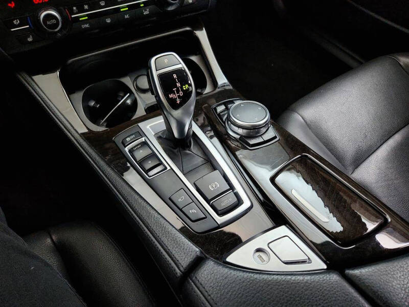 2016 BMW 5 Series 528i
