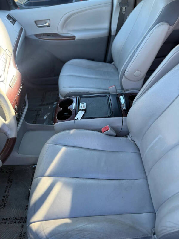 2013 Toyota Sienna
