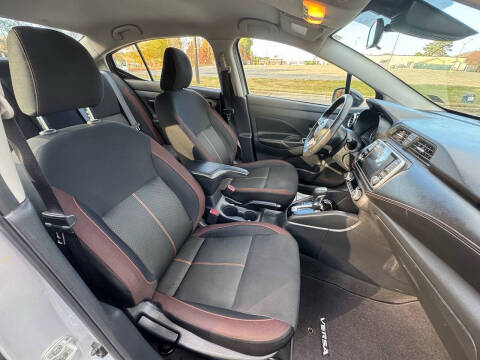 2022 Nissan Versa SR