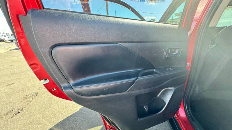 2019 Mitsubishi Outlander SE