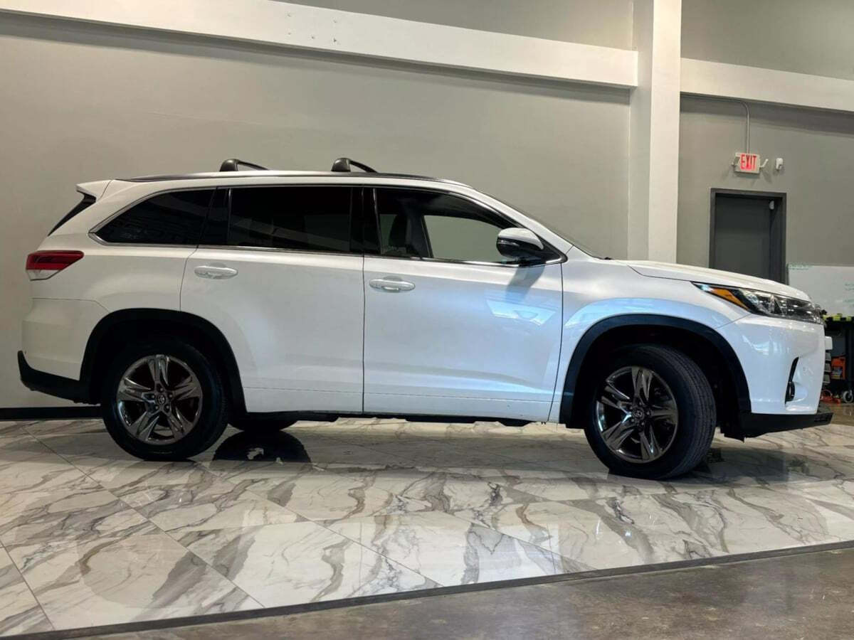 2017 Toyota Highlander for sale at IMD MOTORS, INC in Dallas, TX