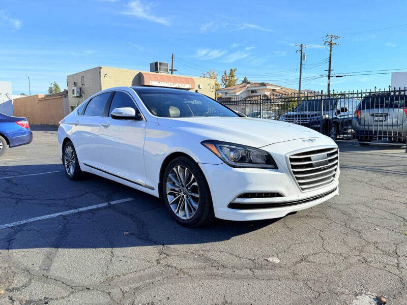 2015 Hyundai Genesis Base photo 2