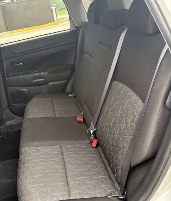 2023 Mitsubishi Outlander Sport SE