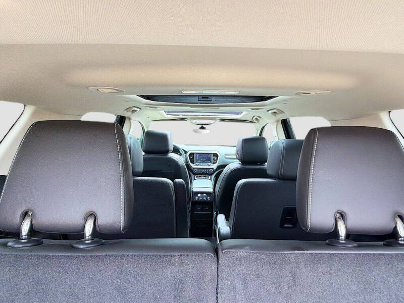 2023 GMC Acadia Denali