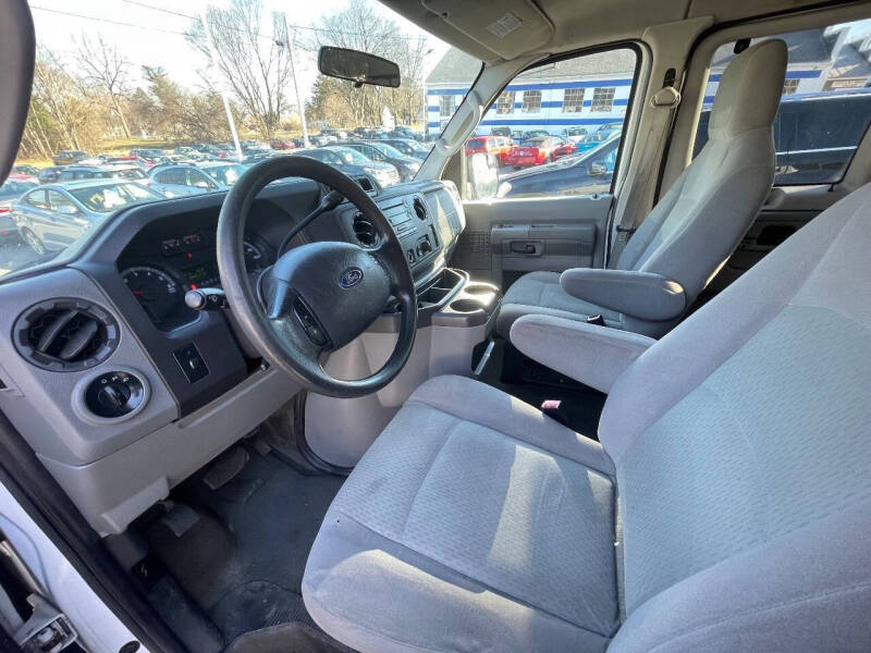 2010 Ford E-Series E-350 SD XLT