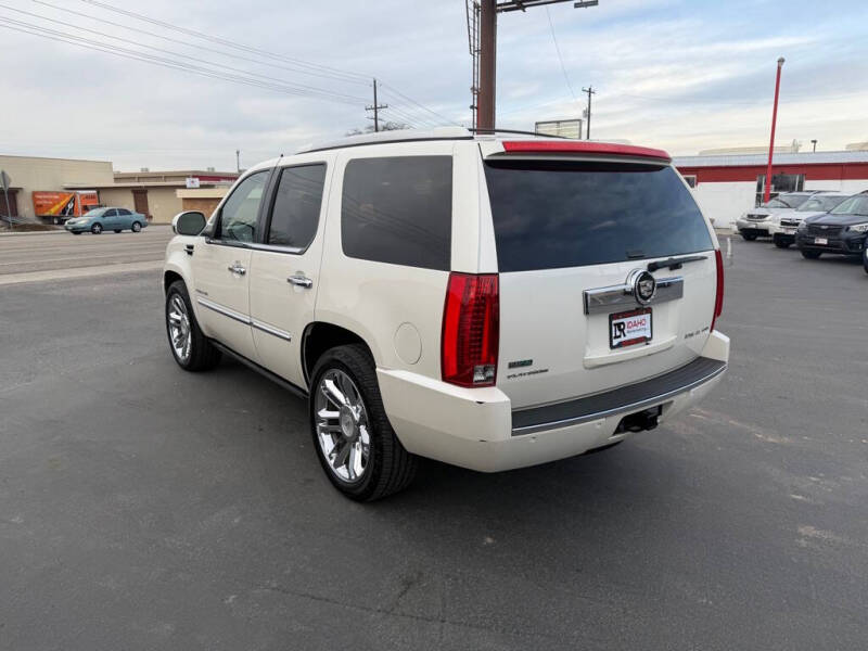 2011 Cadillac Escalade Platinum Edition