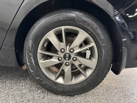 2017 Kia Optima LX Turbo