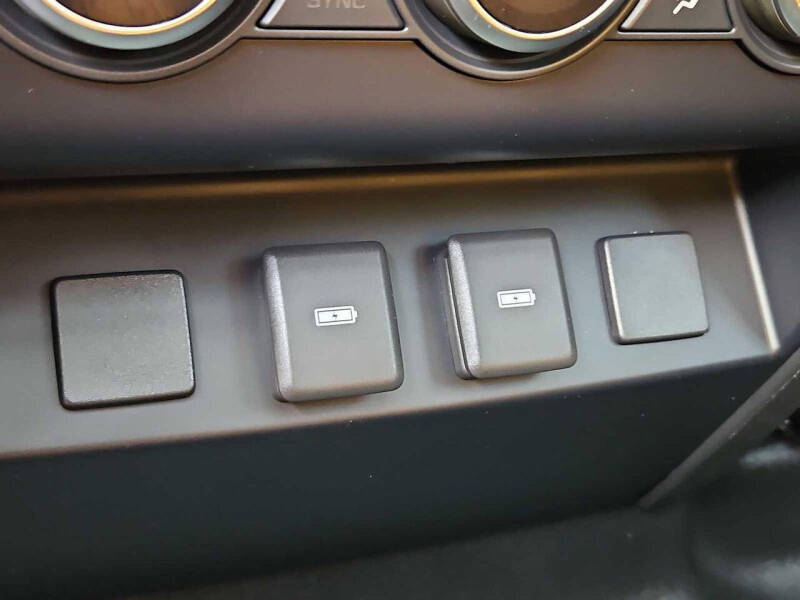 2023 Land Rover Defender 110 S