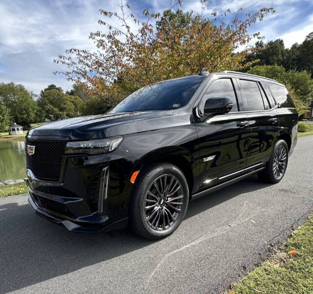 2023 Cadillac Escalade V-Series's photo