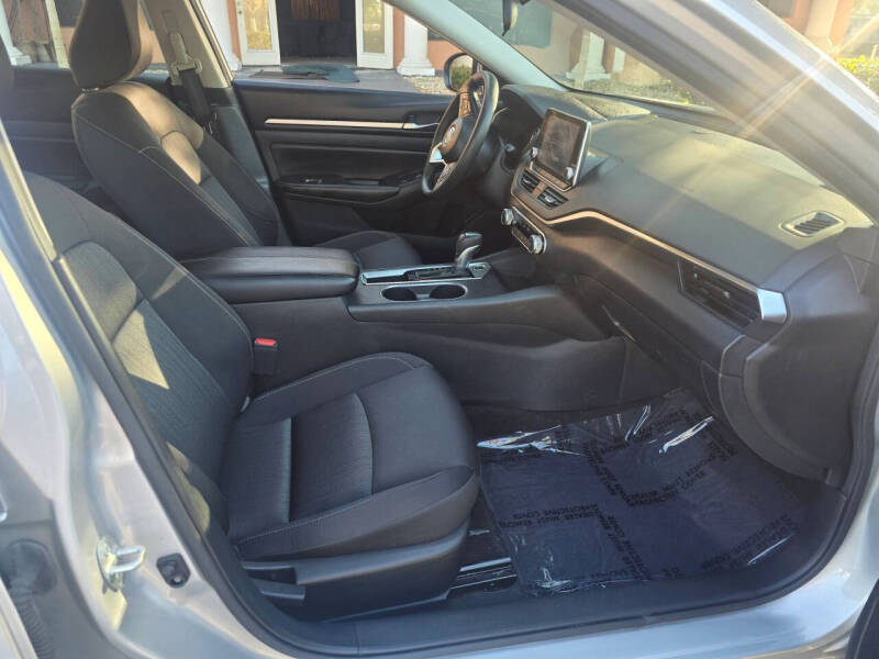 2022 Nissan Altima 2.5 SV