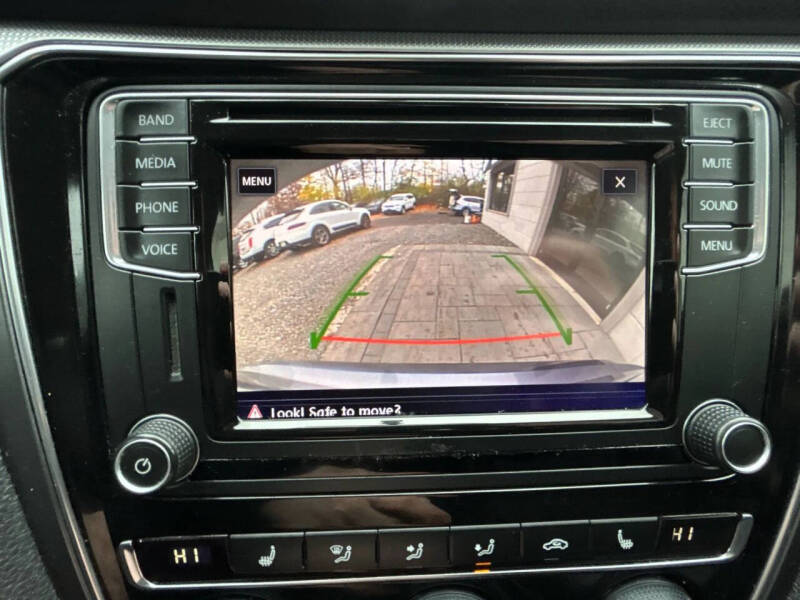 2017 Volkswagen Passat 1.8T R-Line