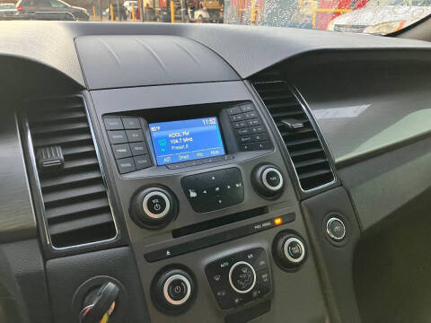 2016 Ford Taurus SEL