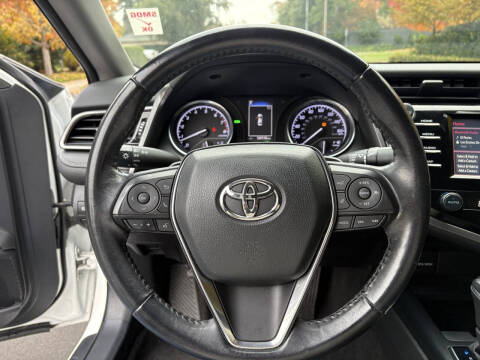 2020 Toyota Camry SE