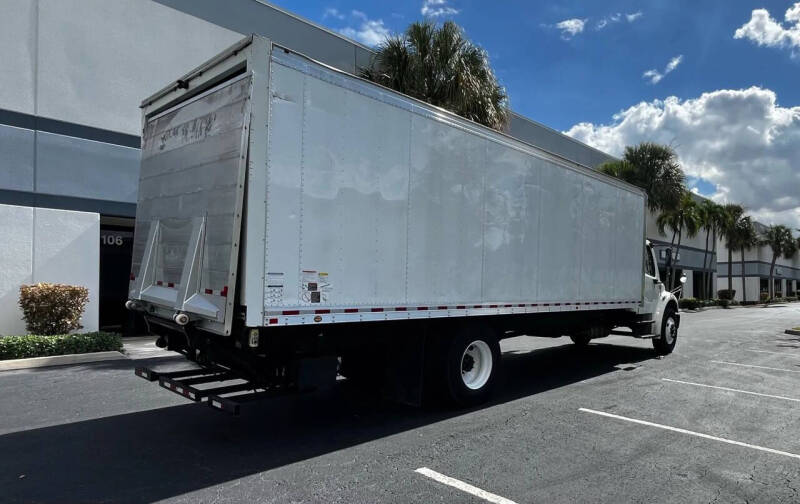 2018 Freightliner M2 106