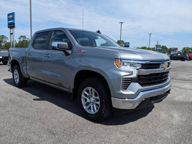 Used 2024 Chevrolet Silverado 1500 LT with VIN 1GCUDDEDXRZ142258 for sale in Douglas, GA