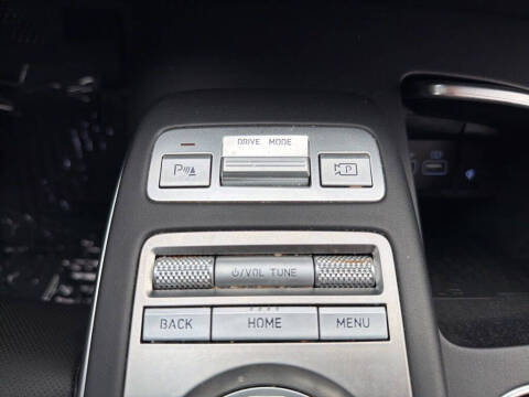 2024 Genesis GV70 2.5T Standard