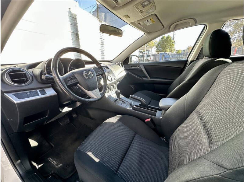 2013 Mazda MAZDA3 i Touring