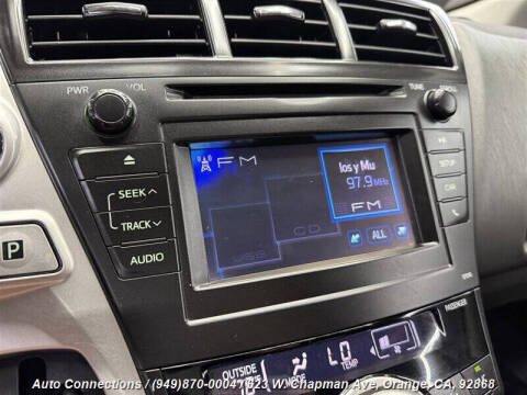 2014 Toyota Prius v Two