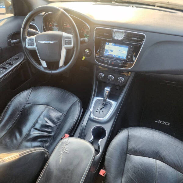 2012 Chrysler 200 Limited