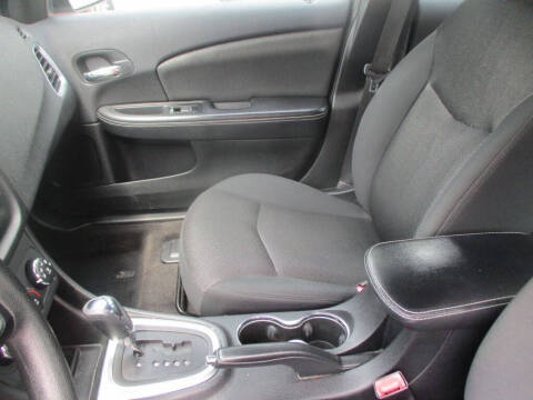 2012 Dodge Avenger SE
