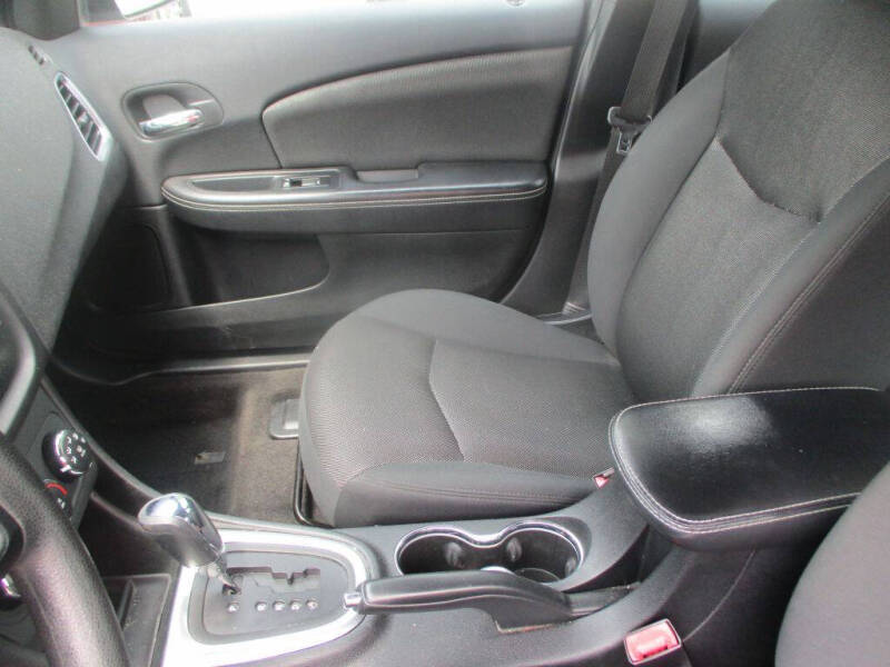 2012 Dodge Avenger SE