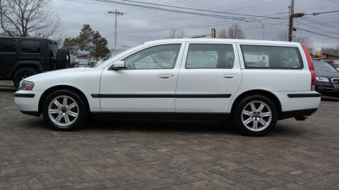 2004 Volvo V70 for sale at Cars-KC LLC in Overland Park KS