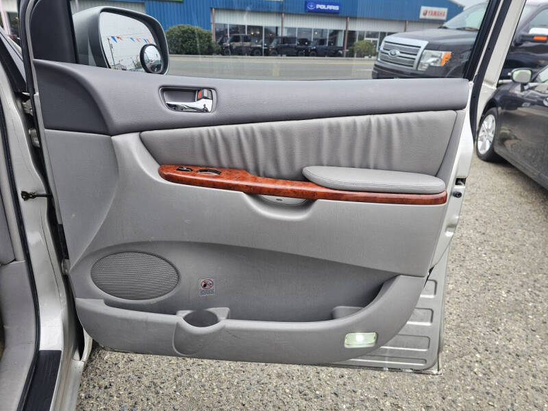 2004 Toyota Sienna XLE 7 Passenger