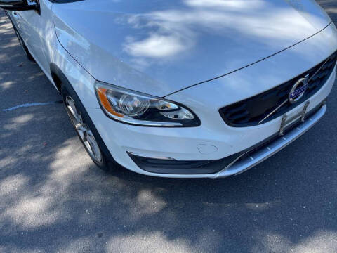2015 Volvo V60 Cross Country T5