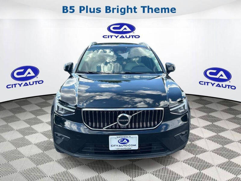 2023 Volvo XC40 B5 Plus Bright Theme