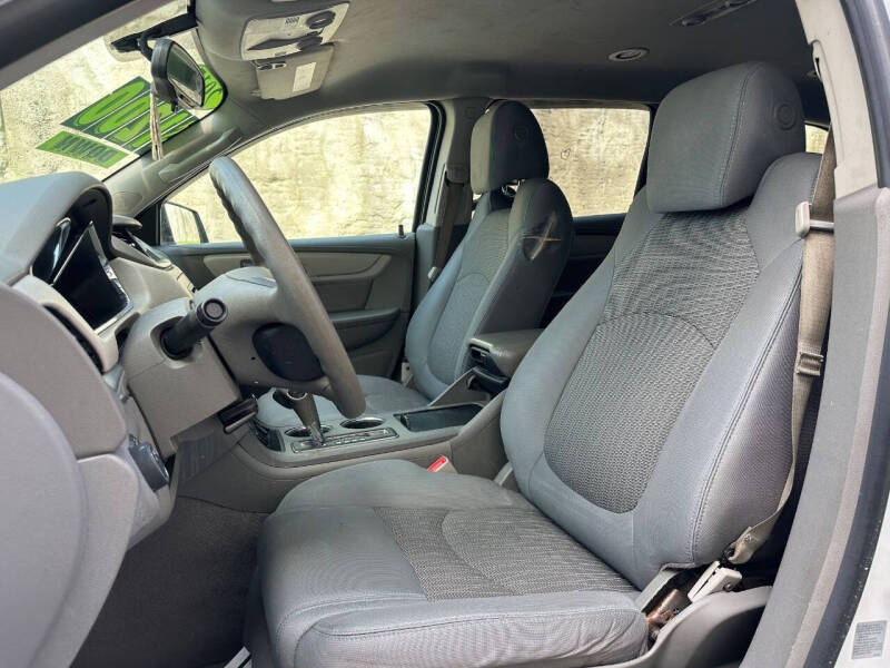 2017 Chevrolet Traverse LS