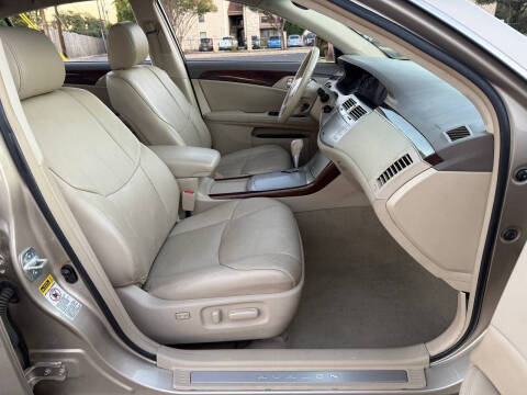 2008 Toyota Avalon XLS