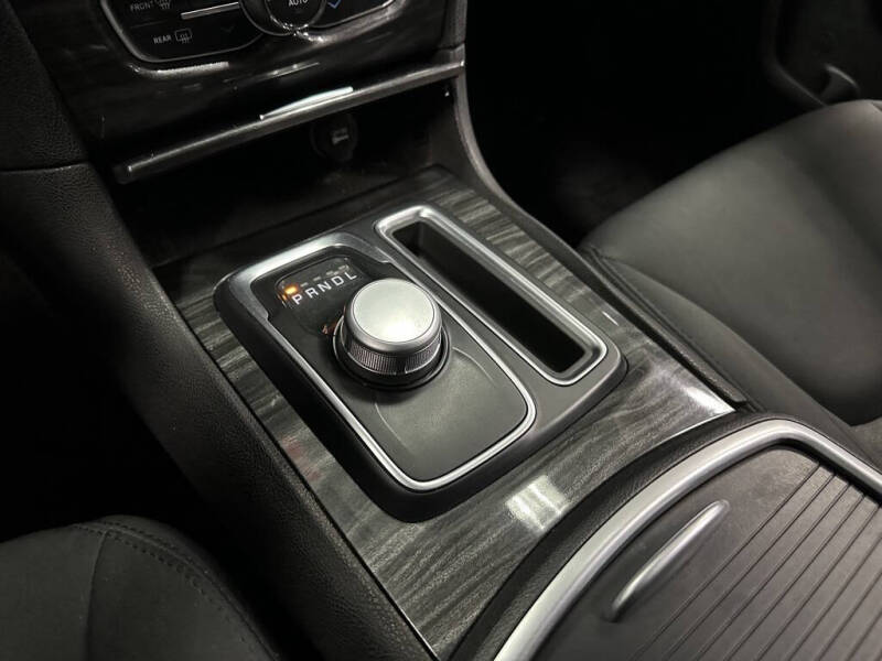 2018 Chrysler 300 Touring