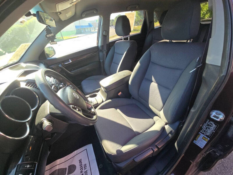 2011 Kia Sorento LX