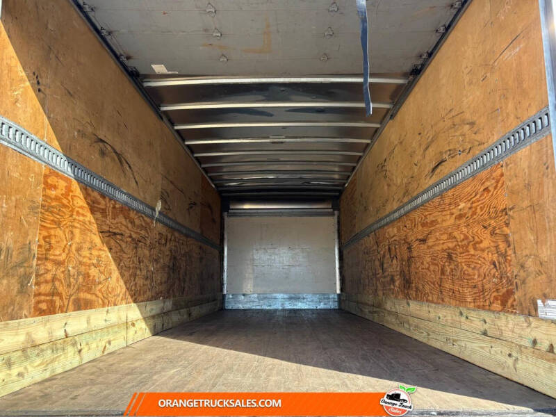 2019 Freightliner M2 106