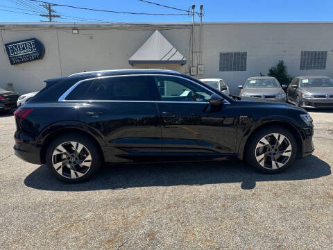 2022 Audi e-tron quattro Premium Plus